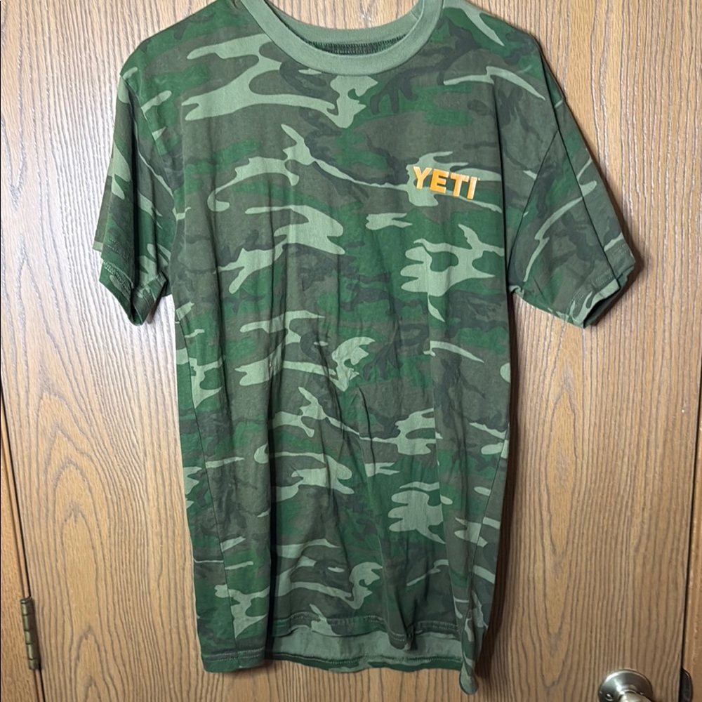 YETI Men's Green Camouflage Shirt